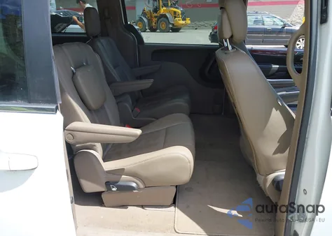 2016 Chrysler Town & Country Touring из США, поврежденный, VIN 2C4RC1BG4GR164818